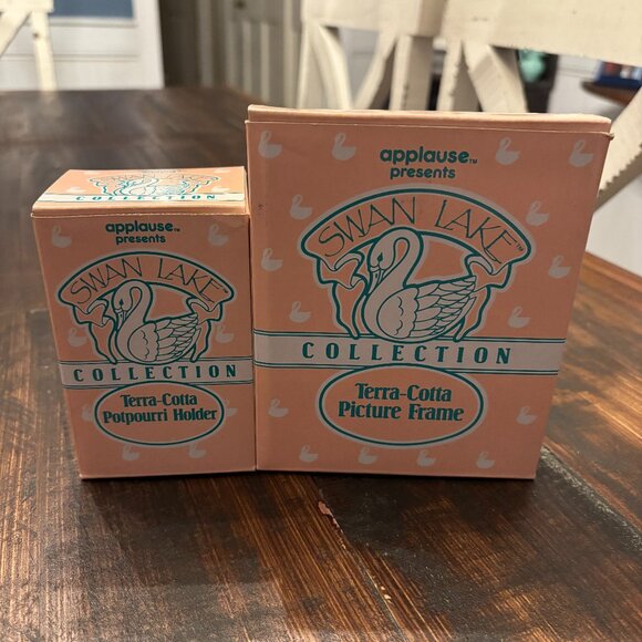 Applause 1988 Lot of Terra-Cotta Picture Frame 2.5X3.5 and Swan ~ NIB ~ Gift - Picture 2 of 5